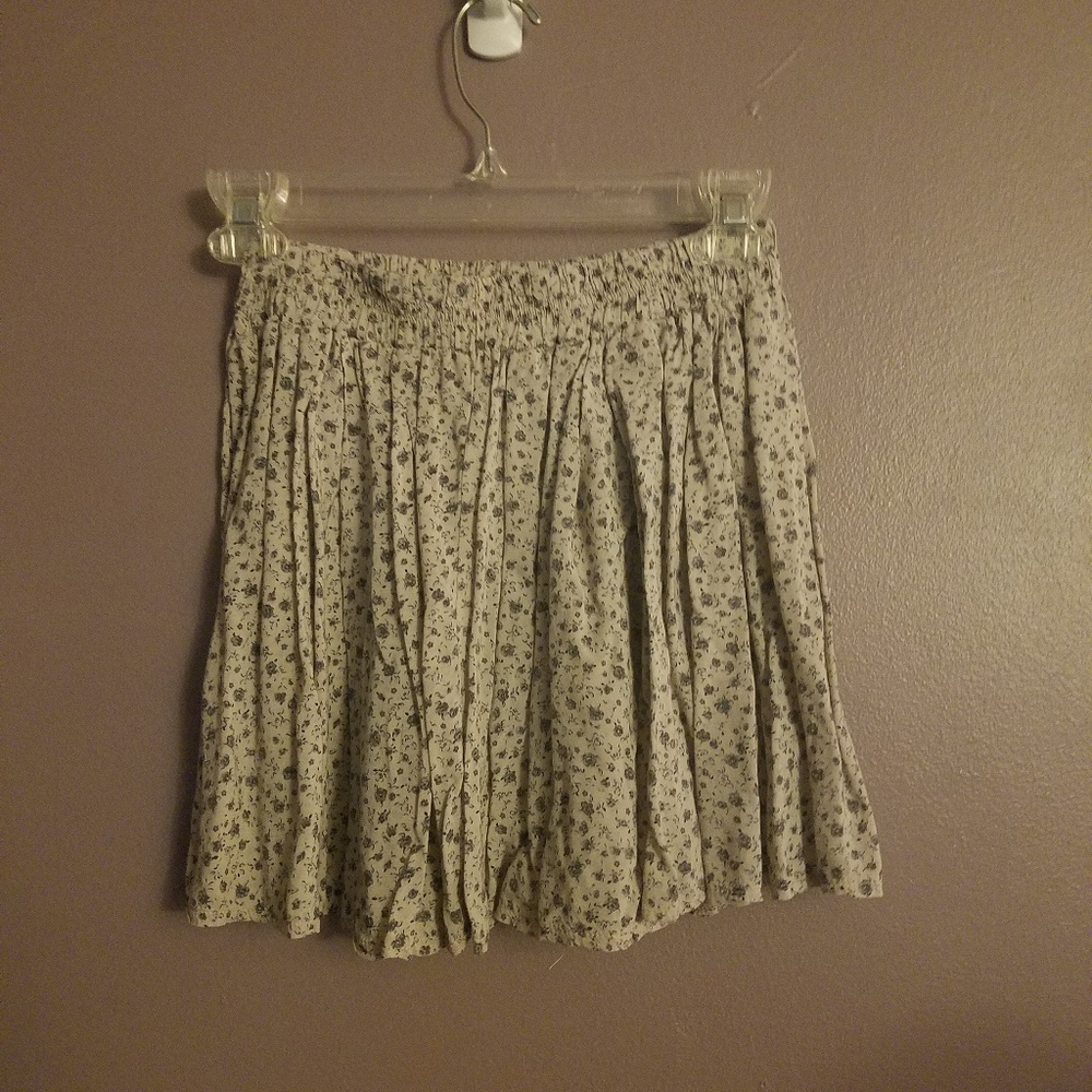Brandy Melville dainty floral skirt